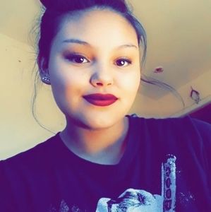 Meet your Posher, Maria elena